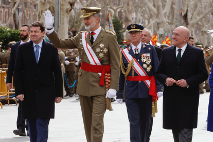 El rey preside el acto por el 375 aniversario del Regimiento de Caballería ‘Farnesio’ 12. Miriam Chacón / ICAL .