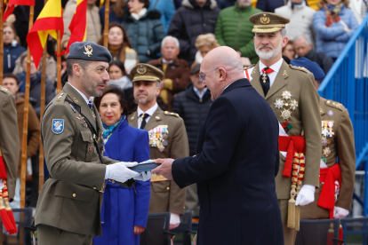 El rey preside el acto por el 375 aniversario del Regimiento de Caballería ‘Farnesio’ 12. Miriam Chacón / ICAL .
