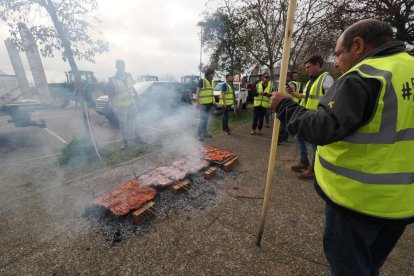 Parrillada de los manifestantes.- PHOTOGENIC