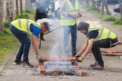 Parrillada de los manifestantes.- PHOTOGENIC