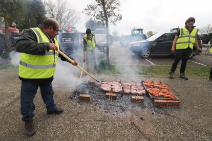 Parrillada de los manifestantes.- PHOTOGENIC