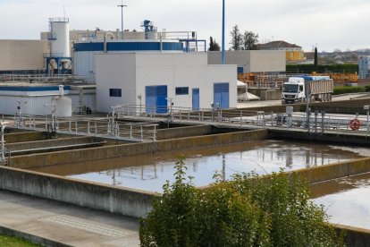 Depuradora de aguas residuales en el Camino Viejo de Simancas (EDAR). -J.M.LOSTAU
