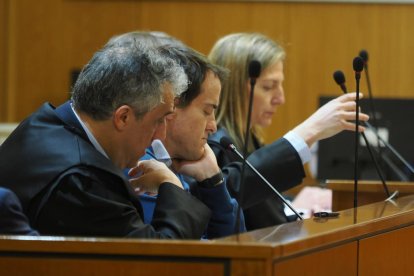 Primera sesión del juicio en Valladolid del caso conocido como 'Perla Negra', en el que se sientan en el banquillo de los acusados doce ex altos cargos de la Junta de Castilla y León y empresarios. -PHOTOGENIC