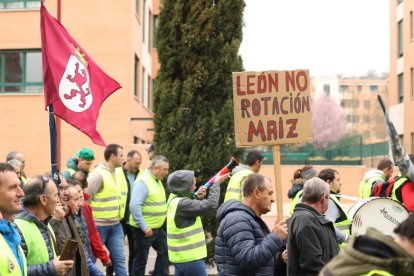 Tractorada en Valladolid. Marcha a pie y en tractor por la ciudad.-PHOTOGENIC