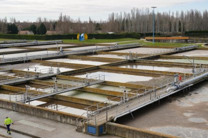 Depuradora de aguas residuales en el Camino Viejo de Simancas (EDAR). -J.M.LOSTAU