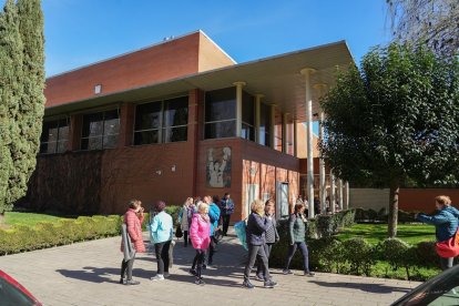 Polideportivo Míriam Blasco en la calle Covadonga de Valladolid. - J.M. LOSTAU