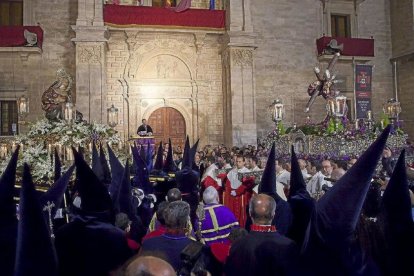 Procesión del encuentro de la Santísima Virgen con su Hijo en la Calle de la Amargura
