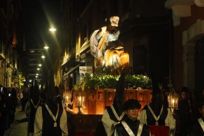 Procesión del Arrepentimiento con el paso 'Las lágrimas de San Pedro'