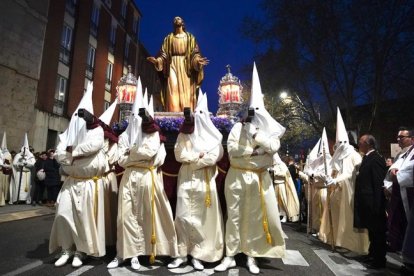 Procesión del Perdón y la Esperanza con el paso 'Jesús de la Esperanza' en una imagen de archivo de 2023