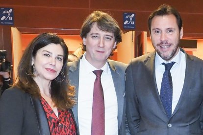 Arenales Serrano, Carlos Martínez y Oscar Puente.