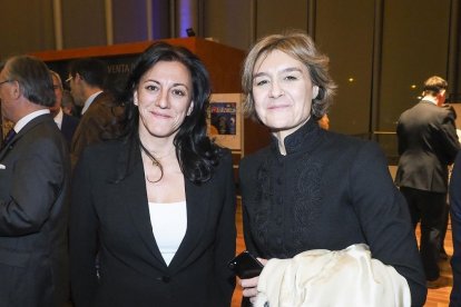 Ángeles Leonardo e Isabel García Tejerina.