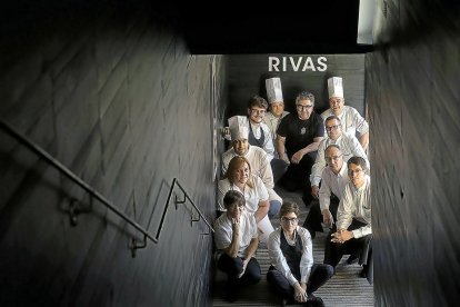 SALAMANCA / RESTAURANTE RIVAS Hace 45 años la familia Rivas abrió el restaurante por el que los gastrónomos conocen el munciupio en el que se ubica, Vega de Tirados. En la actualida, Los hermanos Juanma y Manoli Rivas, junto a un equipo de diez personas, mantienen alto el listón que ha hecho de su casa una referencia obligada de la cocina de mercado y el producto de cercanía.