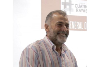 VALLADOLID / CUATRO RAYAS La bodega Cuatro Rayas se fundó en La Seca en 1935, mucho antes de que la DORueda fuera una realidad. Controla más de 2.150 hectáreas de viñedo, elabora casi el 20% del vino embotellado de la denominación y tiene una producción anual de 15 millones de botellas. Su compromiso social se refleja en la labor de patrocinio deportivo de los últimos años.