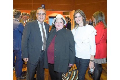 Luis Chico, Gloria Martín y Olga Martín