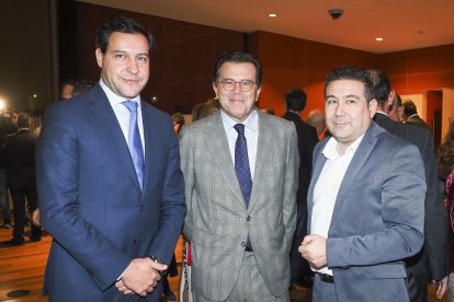 Raúl de la Hoz, José Rodríguez y Luis Mariano Santos.