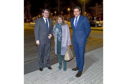 Alfonso Fernández Mañueco, Virginia Arnáiz y Raúl de la Hoz.