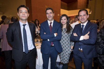 Gonzalo Cebrián, Rodrigo Colmenares, Sonsóles Pérez y Levi Cabezas.