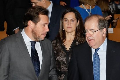 Óscar Puente, Adriana Ulibarri y Juan Vicente Herrera.