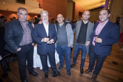 Aurelio González, Julio López, Aurelio Pérez, Óscar Hernández y Ventura González.