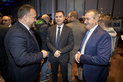 Gerardo Álvarez Courel, Alfonso Cendón y Marcelo Alonso.