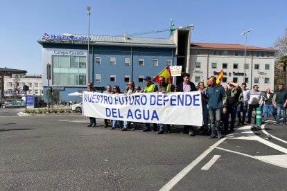 Agricultores concentrados en el paseo de Filipinos