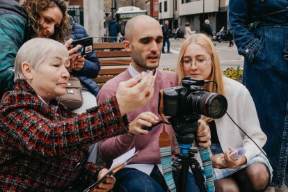 Un grupo de refugiadas ucranianas rueda un corto estos días en la ciudad de Valladolid