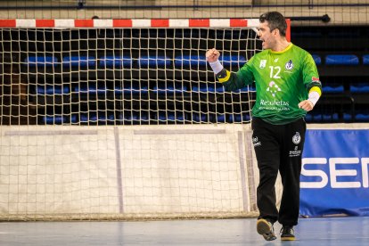Acción del encuentro entre el Balonmano Logroño y el Recoletas Atlético Valladolid