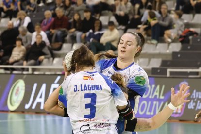 Encuentro de Liga Guerreras entre el Bera Bera y el Caja Rural Aula