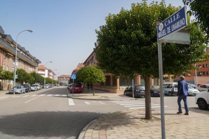 Calle Miguel de Unamuno, arteria principal de Covaresa en Valladolid
