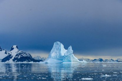Antonio de la Rosa en el círculo polar antártico