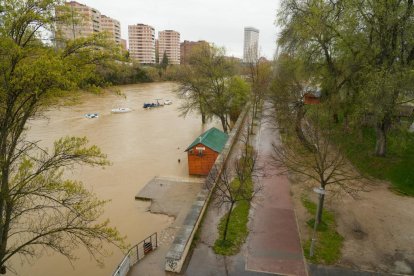 Crecida del río Pisuerga a la altura de Las Moreras