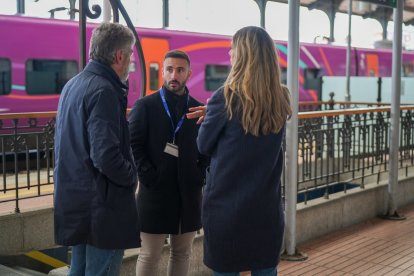 Salida del primer tren AVLO desde la estación de Campo Grande.
