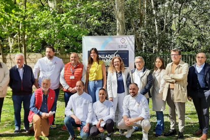 Foto de familia de la presentación del certamen. 