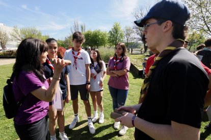 Reunión de grupo de Scouts en Laguna de Duero.