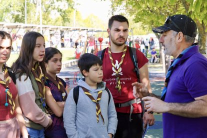 Reunión de grupo de Scouts en Laguna de Duero.