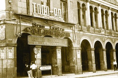 Fachada del Teatro Calderón en la calle Angustias