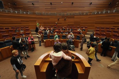 Jornada de puertas abiertas de las Cortes de Castilla y León