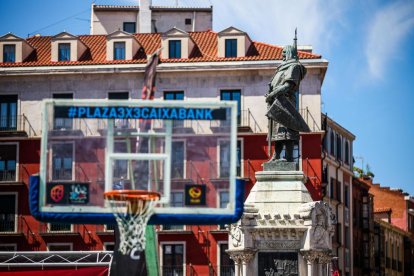 3x3 Plaza Caixabank 2024 en su primera parada y posta en la Plaza Mayor de Valladolid.