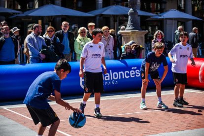 3x3 Plaza Caixabank 2024 en su primera parada y posta en la Plaza Mayor de Valladolid.