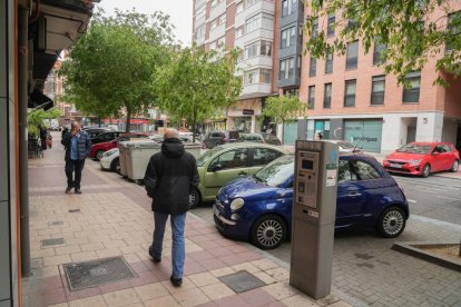 Zona de aparcamiento en la calle de los Alamillos en Valladolid
