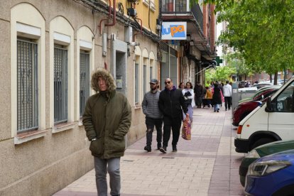 Paseo en la calle de los Alamillos de Valladolid