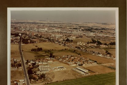 Una imagen aérea de la Cañada Real en la década de 1980