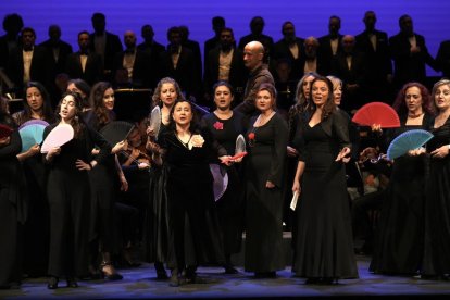 Ensayo general de la gala de zarzuela por el 25 aniversario de la reapertura del teatro Calderón.
