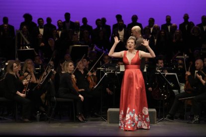 Ensayo general de la gala de zarzuela por el 25 aniversario de la reapertura del teatro Calderón.