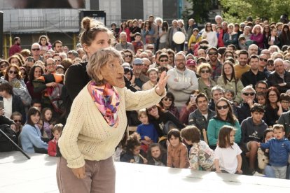 TAC en Valladolid. Maleta Company presenta Claudette (circo y marionetas)