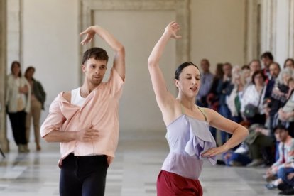 Actuación de Taiat Dansa en el Museo Patio Herreriano con su obra 'Entrée a dos'.