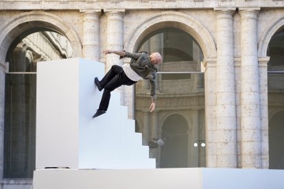 Actuación de Yoann Bourgeois Art Company en el 25 edición del Festival Internacional de Teatro y Artes de Calle.