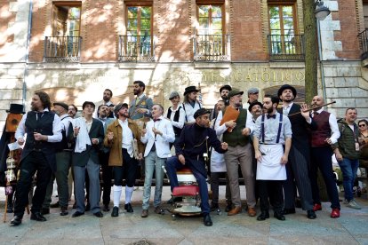 Actuación de ‘La increíble barbería ambulante de TAG Time’.