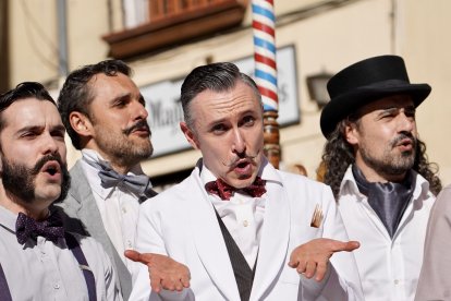 Actuación de ‘La increíble barbería ambulante de TAG Time’.