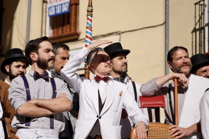 Actuación de ‘La increíble barbería ambulante de TAG Time’.
